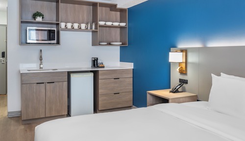 Suite, 1 King Bed, Non Smoking (Upgrade)