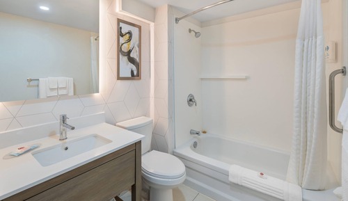 2 Queen Beds, Non Smoking, Group Floor