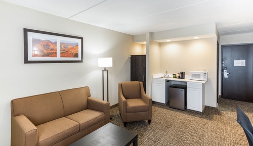 Suite, 1 King Bed, Non Smoking