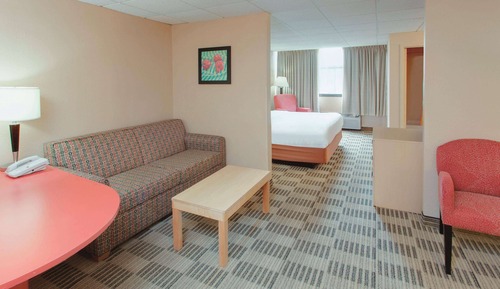 Room, 1 King Bed, Accessible, Non Smoking (Mobility/Hearing Impaired Accessible)