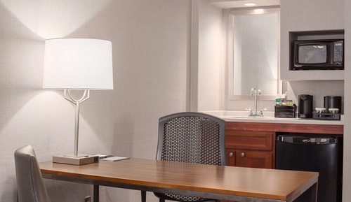 Suite, 1 King Bed, Non Smoking, Kitchen