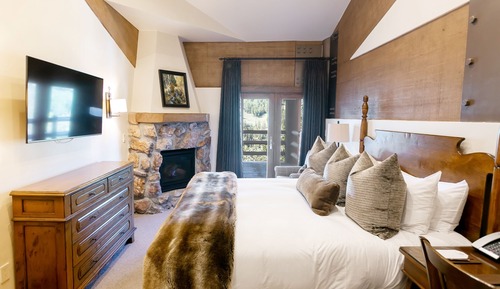 Luxury Suite, 3 Bedrooms, Mountain View (2 Hot Tubs)