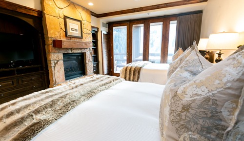 Junior Suite (Two Queen)