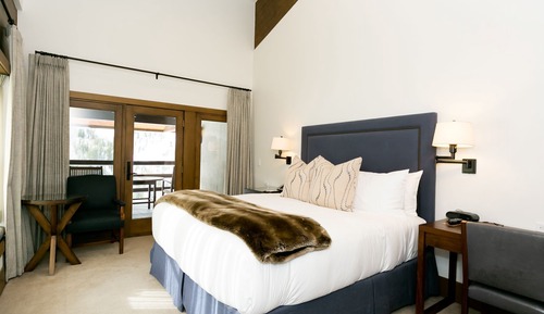 Luxury Suite, 3 Bedrooms, Hot Tub, Mountain View