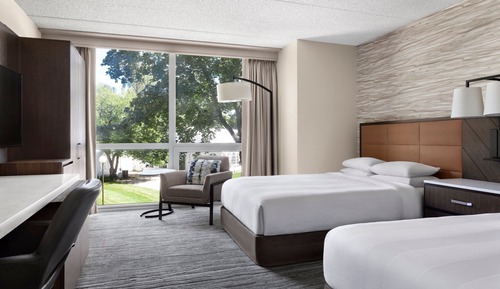 Executive Room, 2 Double Beds (Mobility Accessible, Tub)