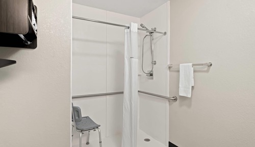 Room, 1 King Bed, Accessible, Smoking