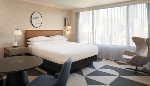 Room, 1 King Bed (Hearing Accessible)