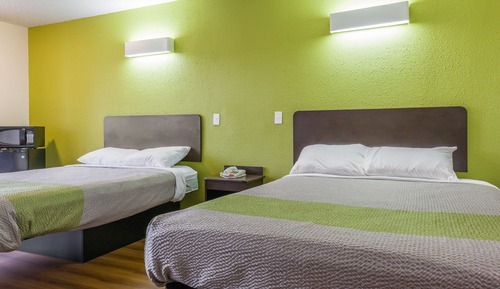 Deluxe Room, 2 Queen Beds, Non Smoking