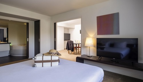 Suite, 1 King Bed