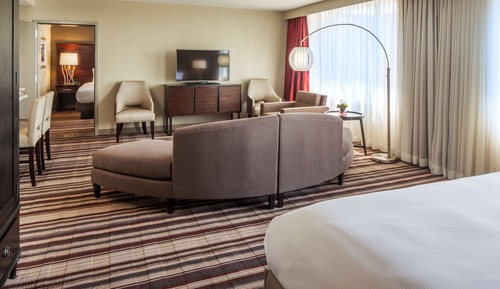 Junior Suite, 1 King Bed, Accessible (Roll-in Shower)