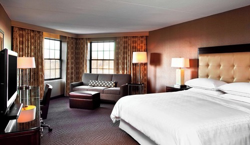 Deluxe Room, 1 King Bed