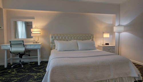 Suite, 1 King Bed (Oyster Bay)