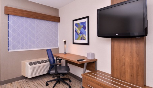 Standard Room, 1 Queen Bed