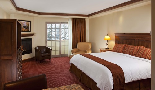 Room, 1 King Bed, Fireplace, Mountain View