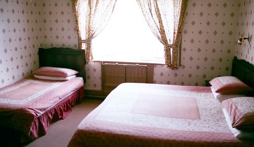 Suite, Ensuite (2A + 1C)