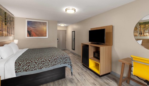 Standard Room, 1 King Bed
