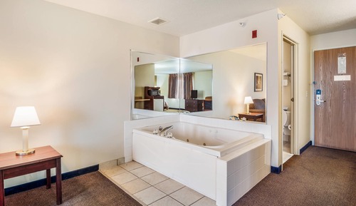 Suite, 1 King Bed, Non Smoking