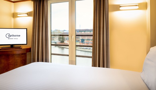 Standard Room (Waterfront Family KingBed + SingleBed)