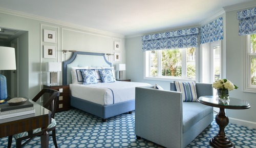 Standard Room, 1 King Bed, Partial Ocean View