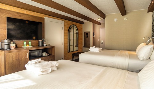 Deluxe Room, 2 Queen Beds, 2nd Floor