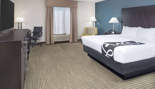 Room, 1 King Bed, Accessible, Non Smoking (Mobility/Tub w/Grab Bars)