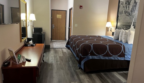 Standard Room, 1 King Bed