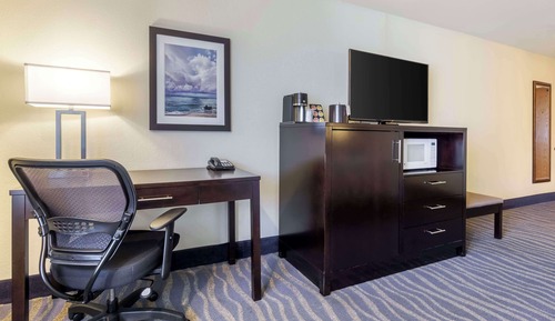 Standard Room, 2 Queen Beds, Accessible, Bathtub