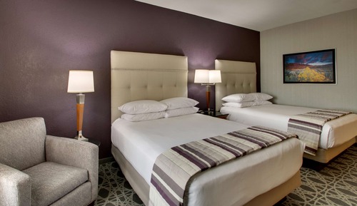 Room, 2 Queen Beds, Accessible (Tub)