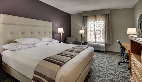 Room, 1 King Bed (Upper Floor)