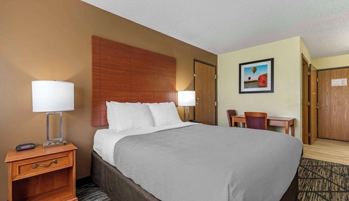 Standard Room, 1 Queen Bed, Non Smoking