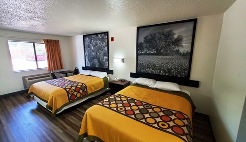 Deluxe Room, 2 Queen Beds, Non Smoking, Refrigerator & Microwave