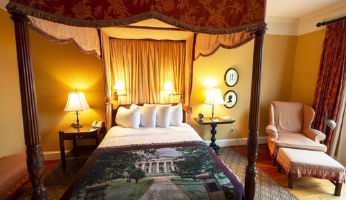 Deluxe Room (Queen)
