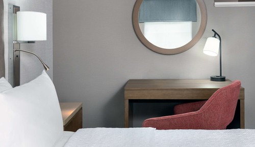 Room, 1 King Bed, Accessible, Non Smoking (Roll-in Shower)