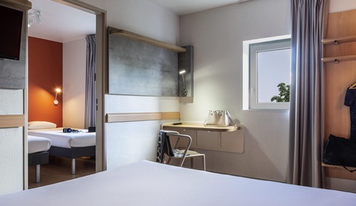 Triple Room, Multiple Beds