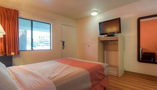 Deluxe Room, 2 Double Beds, Non Smoking, Refrigerator & Microwave