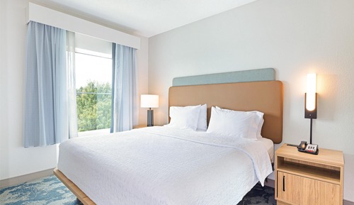 Suite, 1 King Bed, Non Smoking, Refrigerator & Microwave (Wet bar)