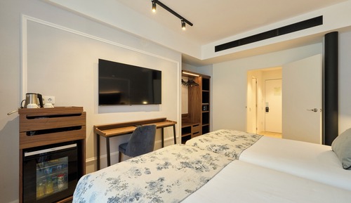 Premium Triple Room