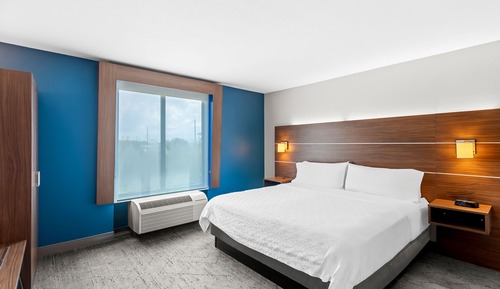 Standard Room, 1 King Bed, Accessible (Mobility, Bathtub)