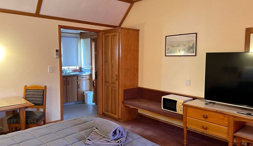 Deluxe Studio Suite
