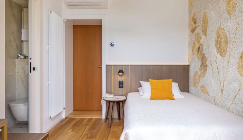 Basic Single Room, Lake View