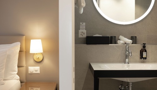 Double Room, River View (16m²)