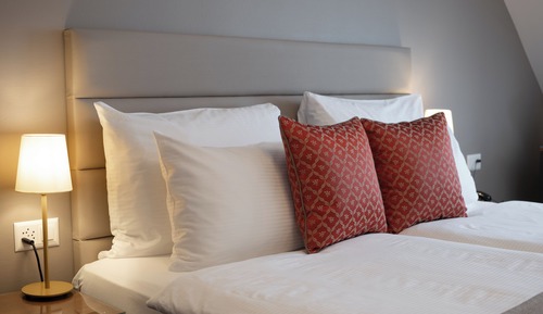 Double Room, River View (17m²)