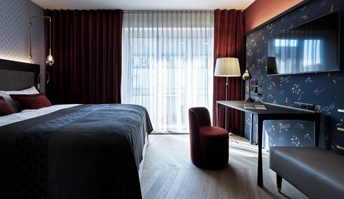 Standard Room, 1 King Bed