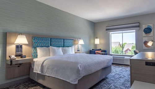 One king bed ns