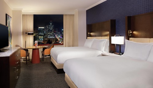Premium Room, 2 Queen Beds, Bathtub (Mobility)