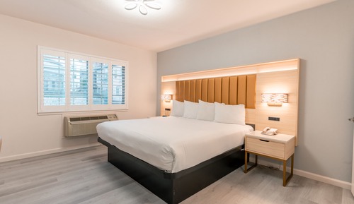 Deluxe Room, 1 King Bed