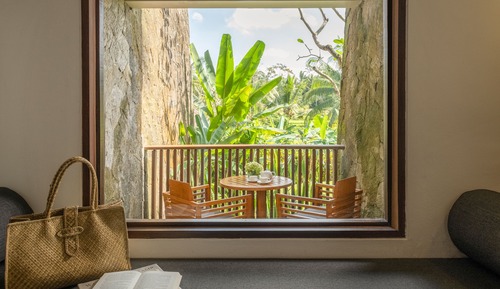 Impressive Forest Corner Suite King Bed with Butler Service