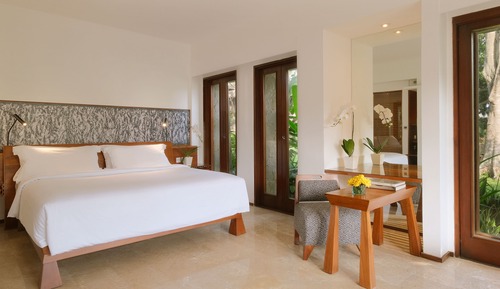 Impressive Forest Suite King Bed with Butler Service