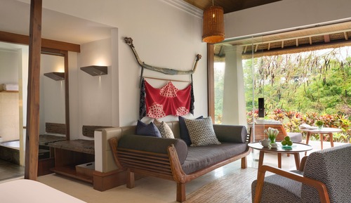 Heavenly Jacuzzi Villa King Bed with Butler Service