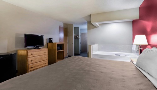 Suite, 1 King Bed, Accessible, Non Smoking
